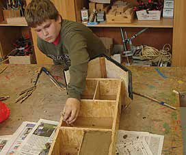 Mauerbiene, Hummel & Co für Kinder Auf Hummelpirsch im Schulgarten der Grundschule Kiel-Russee Das Thema Wildbiene, Hummel & Co bietet ein interessantes Betätigungsfeld für Schulklassen, Umwelt- und