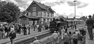 Öchsle-Museumsbahn Zum Jubiläum kehrt eine historische Lok ins Oberland zurück Auf ein turbulentes Jahr kann das Öchsle zurückblicken. Die altehrwürdige Bahn feierte heuer ihr 110-jähriges Jubiläum.
