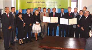 Am 1. Januar 1999 wurden infolge der territorialen Verwaltungsreform zwei weitere Selbstverwaltungsebenen eingeführt: die Kreisebene und die Woiwodschaftsebene.