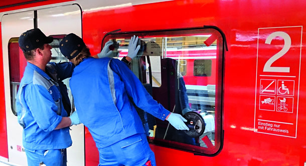 Seite 6 Oktober 2014 Über uns Inneneinrichtung für Schienenfahrzeuge Die Werke der DB Fahrzeuginstandhaltung zeichnen sich durch besondere Leistungen am Markt aus.