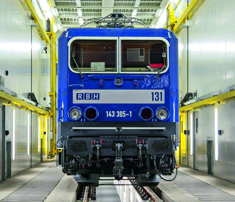 Seite 9 Oktober 2014 Aktuelles Europaweites Wettbewerbsverfahren gewonnen Revision der Antriebsanlagen von 44 Regionalzügen im Werk Bremen Die DB Fahrzeuginstandhaltung GmbH erhält von der