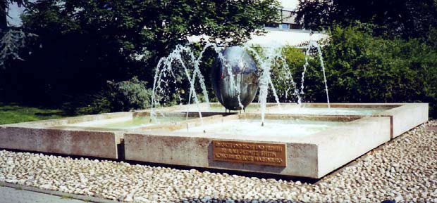 67346 Speyer Auf dem Friedhof in Speyer Bezeichnung: Gedenkstein Jahr der Errichtung: 1986 Gedenkstätte 54290 Trier Auf dem Rathausplatz Bezeichnung: Heimatbrunnen Jahr der Errichtung: 12.