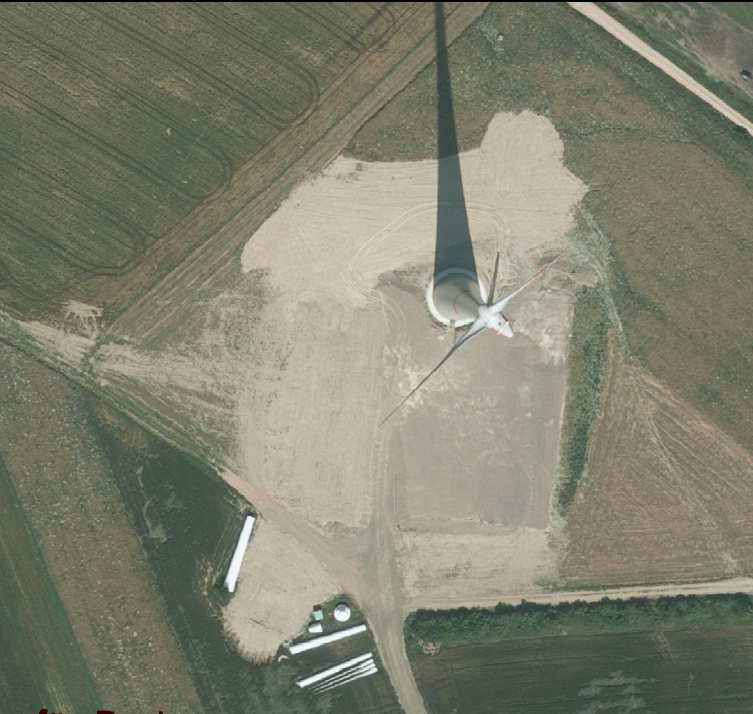 Windpark Kemel Flächenbedarf Kranaufstellfläche: Links ca. 12.800 m², Rechts ca. 1.200 m² Gesamtfläche: Links ca. 12.600 m², Rechts ca. 5.000 m² Wilde Befahrung: Links ca.