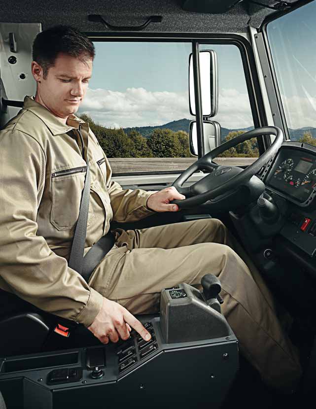 Bedienkomfort und Ergonomie. 120 mm 120 mm Die Fahrerkabinen des U 4000/U 5000 bieten alles, was den Arbeitsalltag für Fahrer und Mannschaft so ergonomisch und sicher macht wie nur möglich.