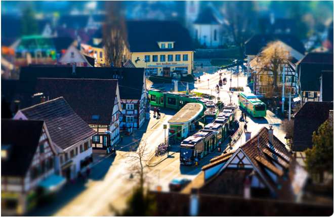 BVB Prägendes Stadtelement Seit bald 120 Jahren ist die BVB ein nicht wegzudenkender Bestandteil der Basler Stadtkultur Das grüne «Drämmli» und die grünen Busse gehören zu Basel wie die Fasnacht, das