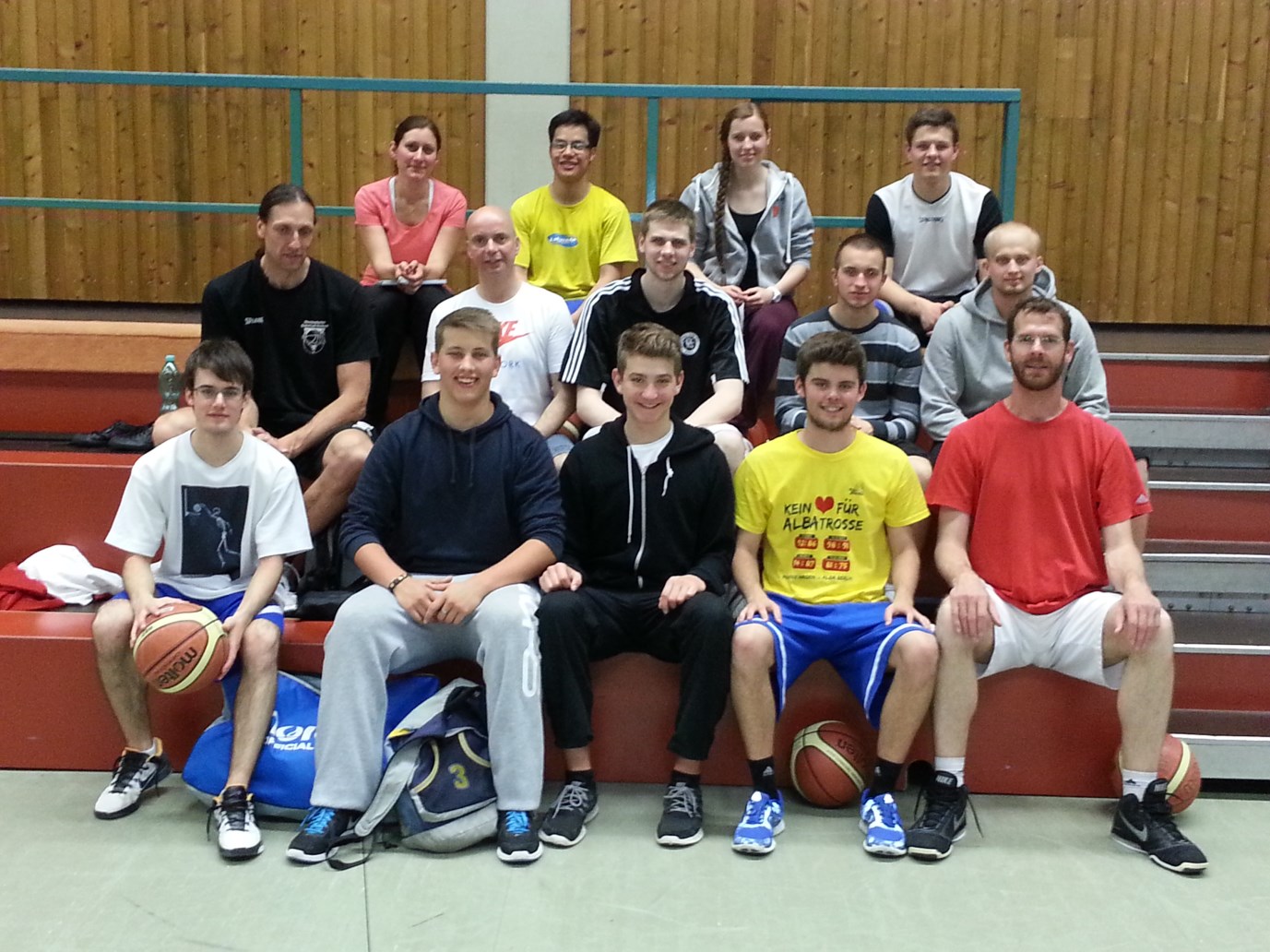 Basketball In der Zeit vom 17.05.2014 bis 15.06.2014 führte der Westdeutsche Basketballverband in der Grundschulhalle die Trainerausbildung von 2013 fort.
