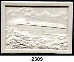 162 MEDAILLEN AUS PORZELLAN 2306 Anstecknadel, weißes Porzellan 1934 (33,7 mm). Gumbinnen - 20 Jahre Tannenberg-Denkmal.