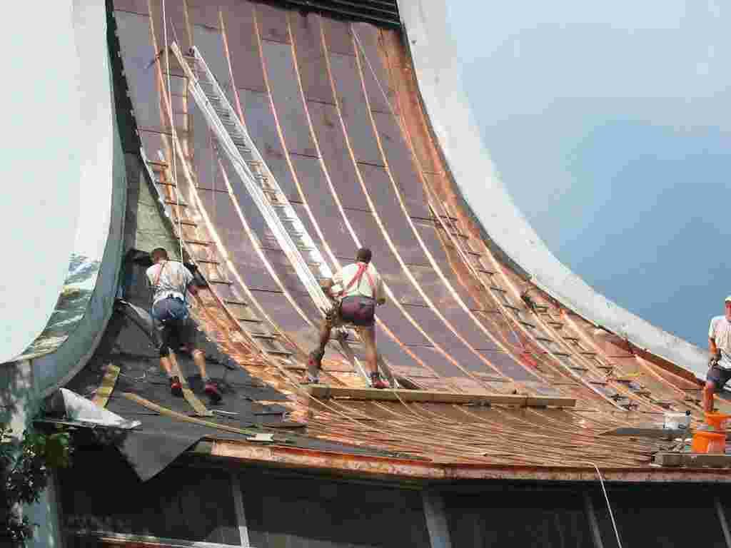 Kupferblech-Dachdeckung und Montage der