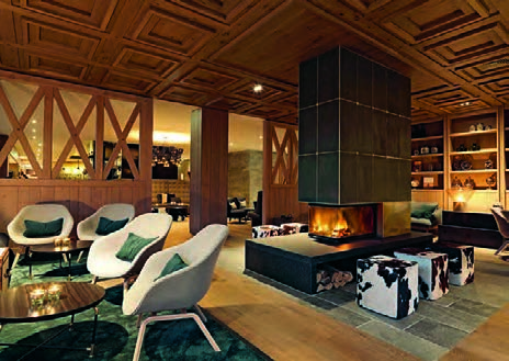 Die Lounge des 2013 komplett renovierten Löwen Hotel Montafon Das grösste Hotel der Alpen entsteht Auf die Initiative von Hans Liebherr hin, wird 1981 mit dem Bau eines weiteren Hotels begonnen,