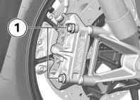 9 138 z Wartung Reifenprofiltiefe in den Hauptprofilrillen mit Verschleißmarkierungen messen. Auf jedem Reifen sind Verschleißmarkierungen in die Hauptprofilrillen integriert.
