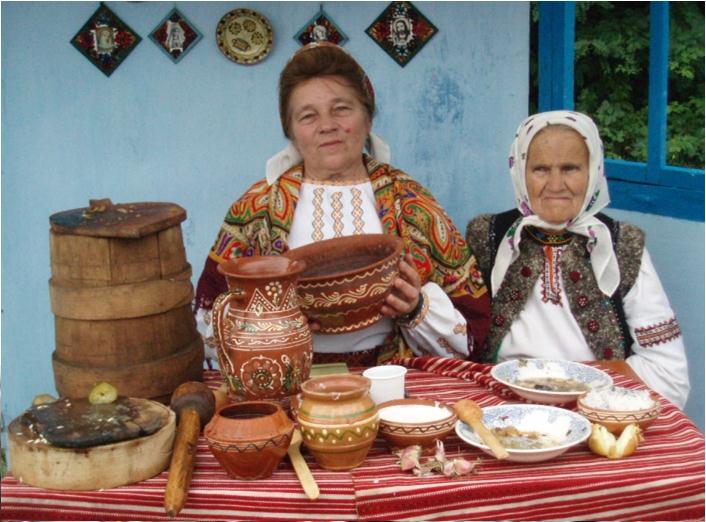 Volkskultur in den Karpaten Mischung bei Sprachen und Kulturen in den letzten 300 Jahren wenig veränderter Lebensstil der Bergbevölkerung