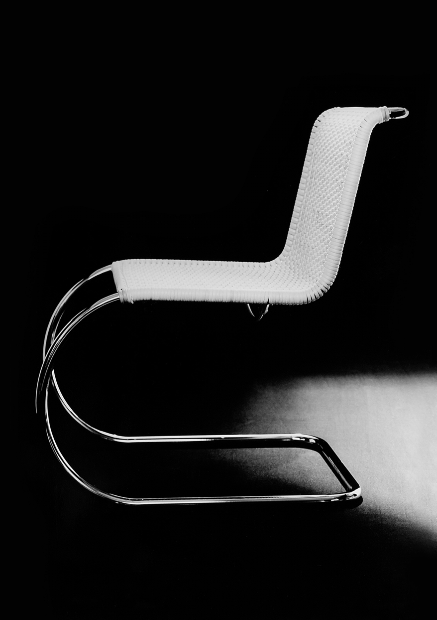 S 533 Design Ludwig Mies van der Rohe, 1927 Es ist schwerer, einen guten Stuhl zu bauen als einen Wolkenkratzer Ludwig Mies van der Rohe Gezielte Beschränkung beim Einsatz der Materialien, Eleganz in