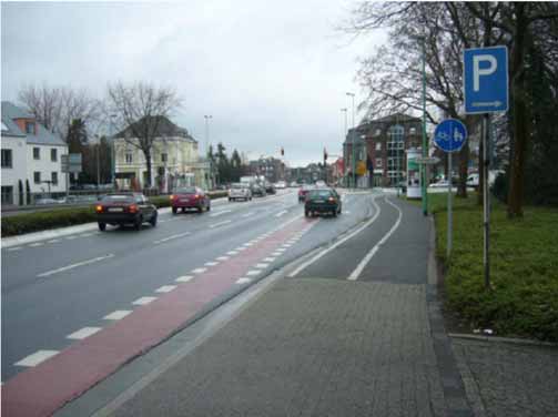 Abbiegende Radfahrer Linksabbiegen (direkt) und eine Signalisierung mit dem Kraftfahrzeugverkehr Beispiel Bocholt