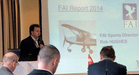 42 FALLSCHIRM 65TH IPC MEETING PUNKTLANDUNG IN WIEN Von 28. Jänner bis 2. Februar 2014 fand in Wien das jährliche IPC-Treffen der FAI statt.