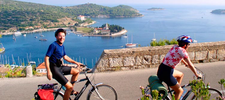 Wichtige Hinweise & Informationen für»inselhüpfen mit dem Fahrrad«Hafen Trogir längere Badepausen ersetzt werden.