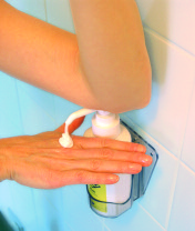 BODE Wandhalter Einsatzgebiete BODE Wandhalter stellen eine einfache und überzeugende Möglichkeit für die hygienische Applikation und Aufbewahrung von Produkten zur Händedesinfektion, -reinigung und