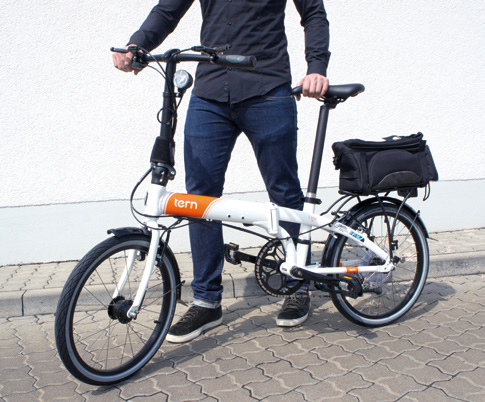 Auf die Räder fertig los Das ADFC-RMV-Faltrad wird ausschließlich über autorisierte Fahrrad-Fachhändler im Bereich des RMV vertrieben.