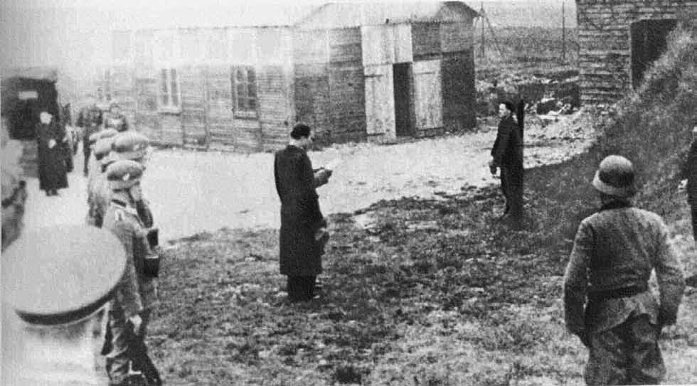21 Exekution von zwei Widerstandskämpfern auf dem Schießplatz von Chef-de-Baie, November 1941.