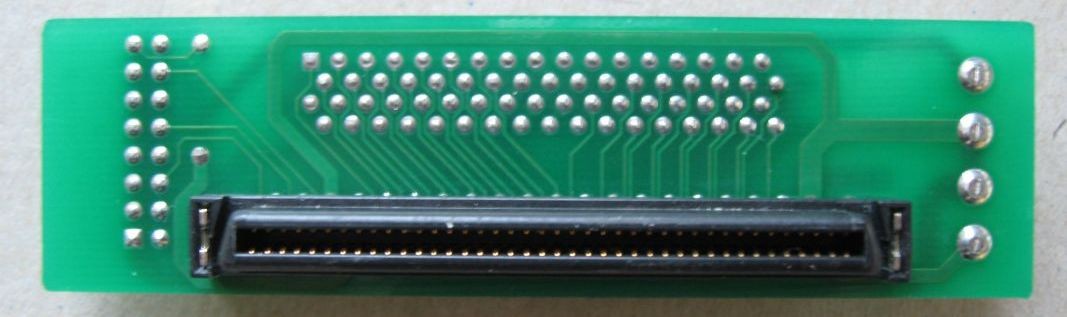 2.1.5 SCSI/SC - Festplatte SCSI/SC Festplatten sind für den Einsatz in Caddys gedacht. Sie haben keinen separaten Stromversorgungsstecker, sondern werden direkt über den 80 pol Stecker versorgt. bb.