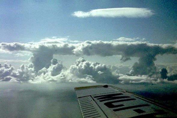 Die Höhen von weniger mächtigen Konvektionswolken werden vielfach durch stabile Schichten (Inversionen) in der unteren Troposphäre begrenzt.