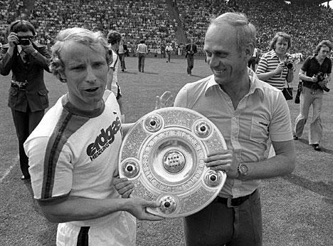 Udo Lattek Meistertrainer Mönchengladbach 1977 05.08.