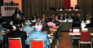 2 aus der verbandsversammlung Ein einstimmiges Votum für den Erhalt des LWV als überörtlicher Sozialhilfeträger gab die Verbandsversammlung 2005 ab.