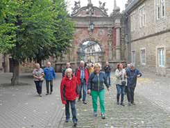 Unterwegs 15 Wo ist denn jetzt der Kaiser? Hier raucht man einen Keks Cafe in Minden Kapelle Bückeburg Hofreitschule Urlaub in Porta Westfalica Am 14.09.