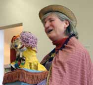 14 Mitmach-Aktionen Mitmach-Geschichten mit Eleonore Seitz Geschichten aus dem Koffer Eleonore Seitz bespielt mit ihrem Mann die Seckenheimer Puppenbühne und reist viel durch die Welt.