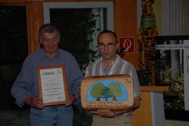 Der Wald-vor-Wild Preis des ÖJV Bayern zeichnet Reviere aus, die den Bayerischen Gesetzesgrundsatz Wald vor Wild vorbildlich umsetzen.