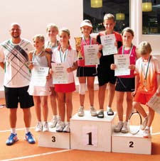 24 Vereine Blickpunkt Oktober 2012 Steirische Mannschaftsmeisterschaft 2012 Zum vierten Mal nahmen Tennisspieler des UTC Wolfsberg an der Steirischen Mannschaftsmeisterschaft teil.