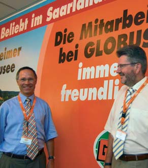 GESCHÄFTSPROZESSE Der lokale Held Thomas Bruch (links) mit Geschäftsführer Franz Schmitt.