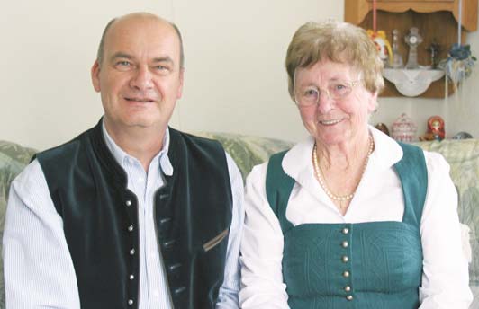 Juni 2014 Rohrdorf-Samerberg ZEITUNG Seite 27 Gratulation zum 85. Geburtstag von Amalie Mlinaritsch Von Frauenwaldau nach Rohrdorf Zum 80.