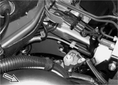 Thermo Top E Corsa C / Tigra B - Schlauch B gemäß Abbildung am Heizgerät- Wasseraustritt aufstecken und mit Schlauchschelle befestigen - Verbindungsrohr 0 x 0 mm in Schlauch B einsetzen und mit