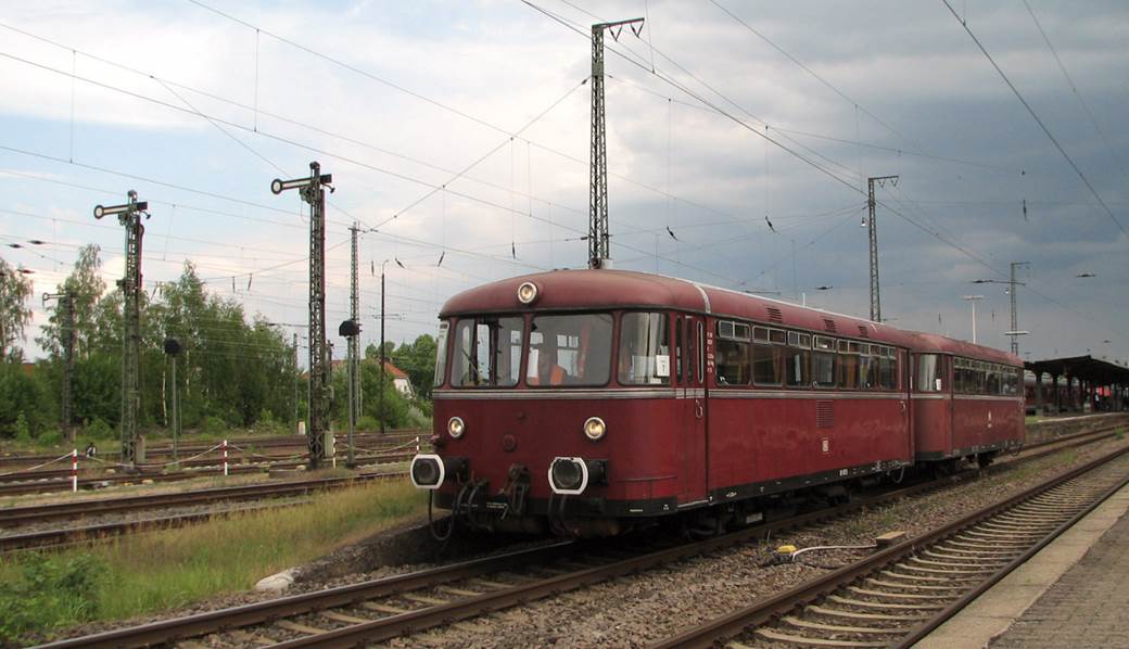 798 829 798 829-3 (ab 1968) VT98 9829 (bis 1968) 1962 MAN, Nürnberg Fabriknummer: 146611 VT 98 9829 war der letztgebaute VT 98, aber nicht wie oft behauptet wird der letzte Schienenbus für die DB