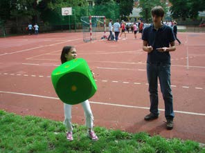 Bewegtes Lernen Viele Studien haben in den letzten Jahren gezeigt, dass Österreichs Kinder und Jugendliche viel zu wenig Bewegung machen.