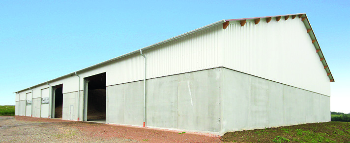Schüttgut- und Lagerhallen Lagerung für Profis Halle für Schüttgut Für Landwirte wird eine Lagermöglichkeit ihrer Güter immer wichtiger. Lagerhallen werden für alle Einsatz möglichkeiten gebaut.