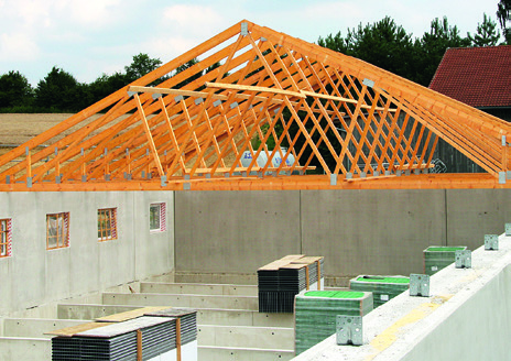 Nagelplattenbinder Bewährte Dachkonstruktion für landw.