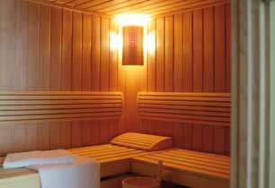 Körper und Seele stärken Zur Stärkung der Gesundheit und der Abwehrkräfte oder einfach zur Regeneration bieten wir den Hausgästen eine Finnische Sauna, ein Kräuterdampfbad, eine Infrarot Kabine mit