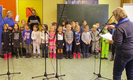 Amtliches AuS der MARKTGeMeinde Ausgabe 02/2017 15 Kinderhaus St. Michael, etterzhausen Der Dezember ist für die Kindergartenkinder wie im Flug vergangen.