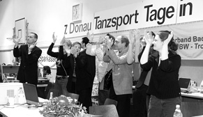 swep03_gd.qxd 14.02.2005 13:25 Seite 3 Baden-Württemberg Clubs 1. TC Weiß-Blau im TSV Neu-Ulm und TSA des TSV Pfuhl: "Unsere gedruckten Eintrittskarten sind alle weg.