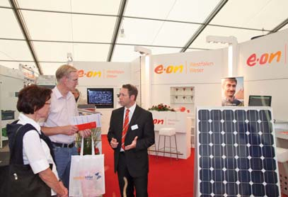 Energie. Umwelt. Zukunft: Die SOLTEC 2012 positioniert sich neu Grüne Technologien vor Ort in Hameln In diesem Jahr öffnet die SOL- TEC, Hamelner Fachmesse für regenerative Energien, vom 7. bis 9.