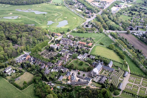 Das schöne Kamp-Lintfort liegt am unteren Niederrhein des Bundeslandes Nordrhein-Westfalen und ist eine mittlere kreisangehörige Stadt des Kreises Wesel.