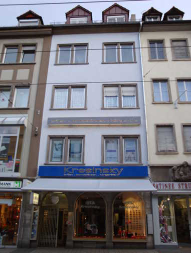Domstraße 15 Flurstücksbezeichnung: 0697#9553 Größe: 151 m² Anzahl der Haushalte: 5 Art der betrieblichen Nutzung: