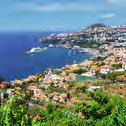 WISSENSWERTES Wichtige Information über Madeira Seine Besucher gaben Madeira den Namen Insel des ewigen Frühlings. Nicht zu heiß und nicht zu warm ist es dort und manchmal regnet es erfrischend.