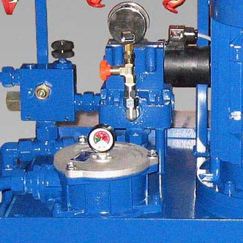 Hydraulik-Aggregate Hydraulik-Aggregat zur Druckversorgung von Seilzügen 5,5 kw 150/125 bar 54/36 l/min 250 Liter } Öl- /