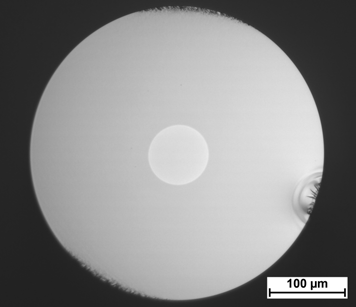 numerische Apertur von 0,111 bei einem Kerndurchmesser von 77,4 µm, woraus sich theoretisch eine Übertragung von cw-strahlung mit mehr als 4,5 kw über 100 m realisieren lässt.