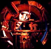Fangen von Atomen mit Laserlicht: Magnetooptische Falle (MOT) Kris Helmerson T >