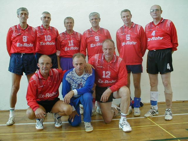60 Jahre Volleyball in Greifswald (1990-er) Erneut waren die GSCSenioren sehr erfolgreich (bis 2006 15-facher Landesmeister, 13facher Norddeutscher Meister und 2x (1998, 2000) sogar Deutscher