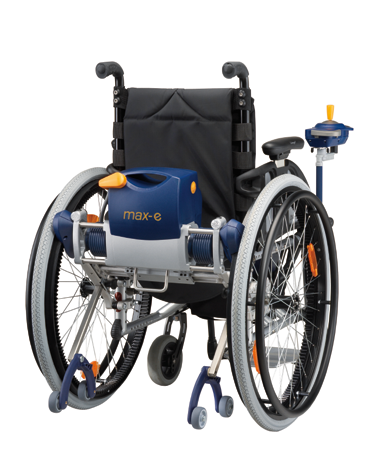 Intelligente Technik der max-e passt sich Ihnen und Ihrem Rollstuhl an Der max-e passt dank seiner kompakten Abmessungen und seines geringen Gewichts an