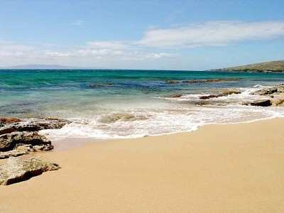 Kihei, Maui Kihei ist das ideale Gebiet für Strandwanderungen an der Südwestküste Mauis, der trockensten und sonnigsten Region der Insel.